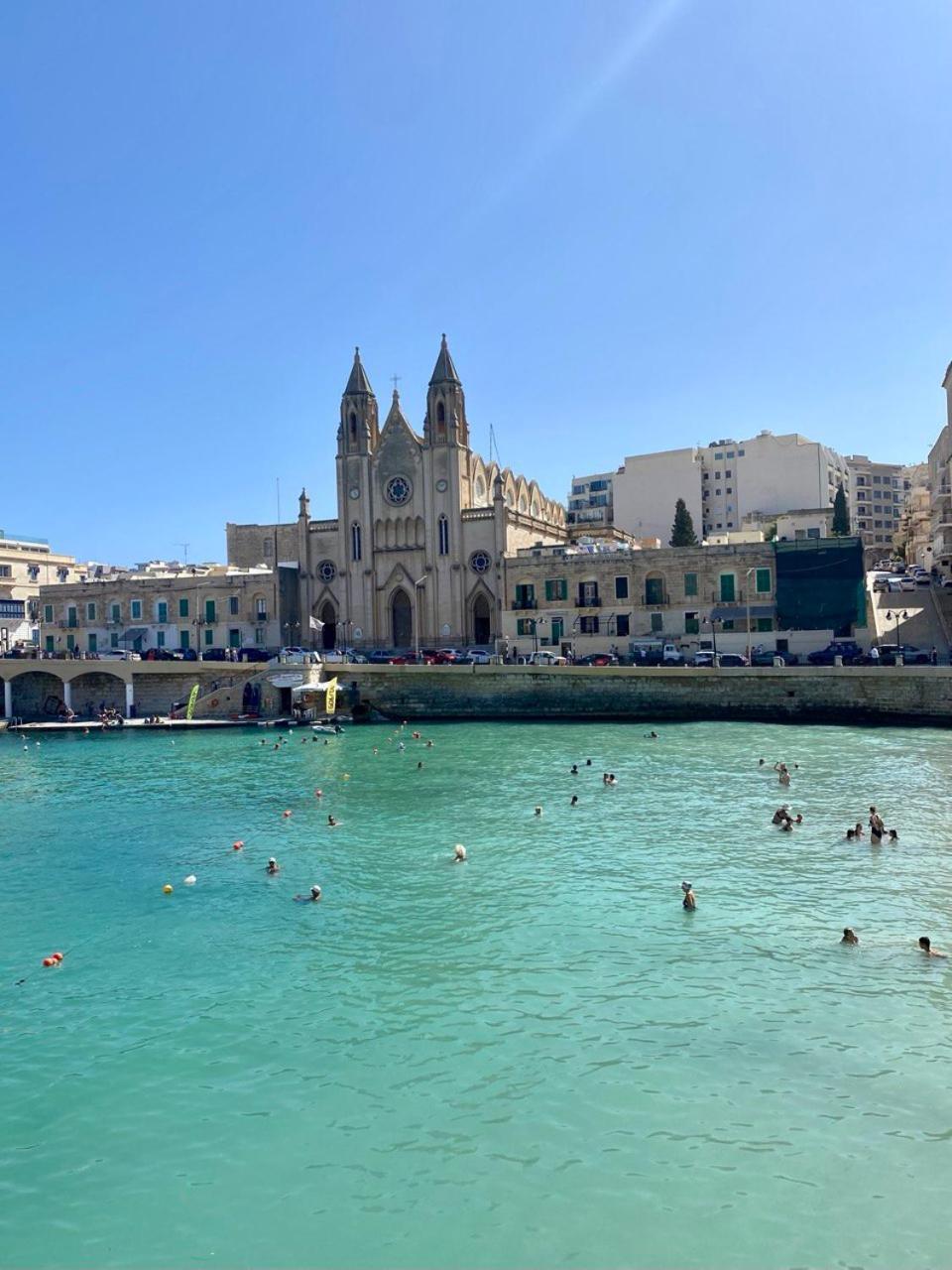 Malta Crown Guesthouse Saint Julian's Екстериор снимка