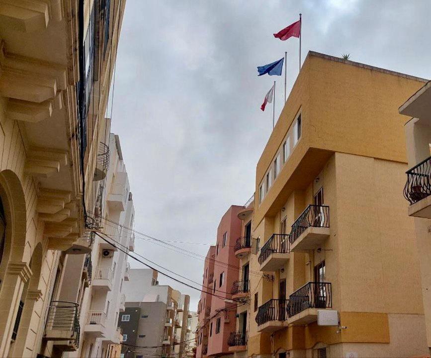 Malta Crown Guesthouse Saint Julian's Екстериор снимка